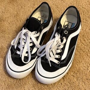 Vans Black and White Women's Sneakers ultracush